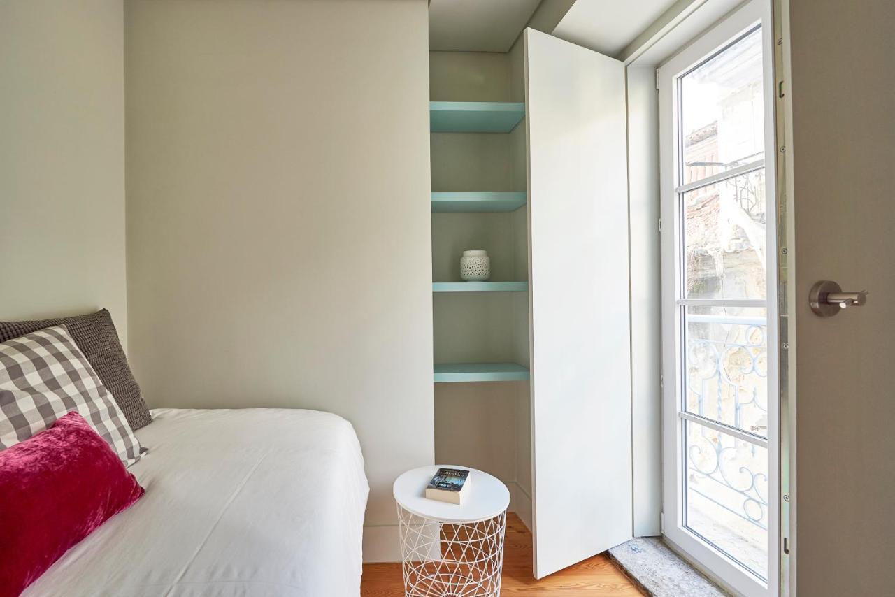 Modern Apartment Bica Dos Olhos Lisbon Room photo